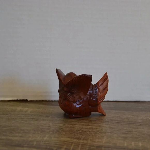 Hand Carved  Owl Decor - Picture 2 of 9